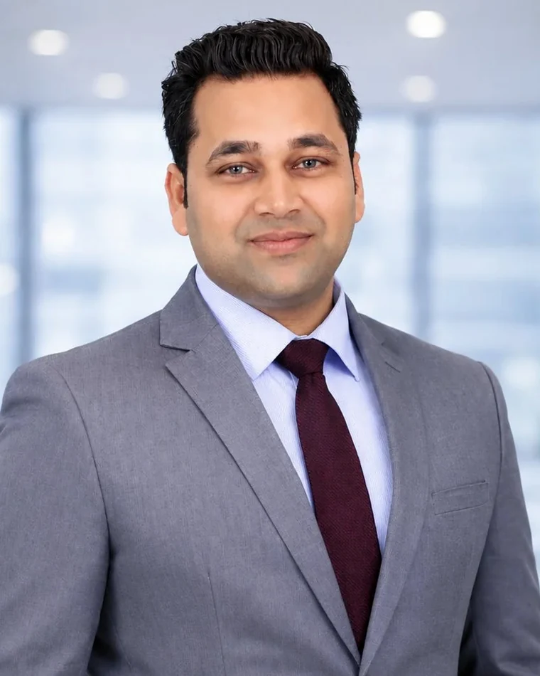 Portrait of Kamal Kant, Founder and Managing Director of LGS Capital.